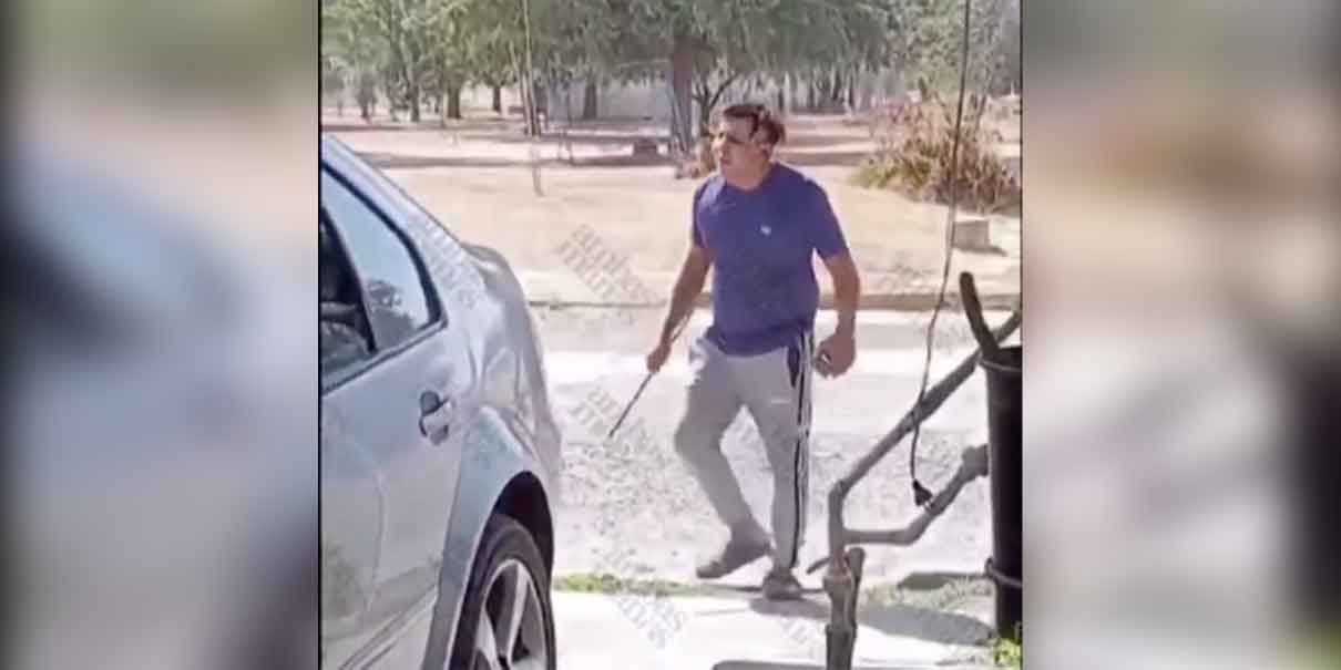 VIDEO. Hombre golpea y amenaza a señora ¡Estoy con el cártel!