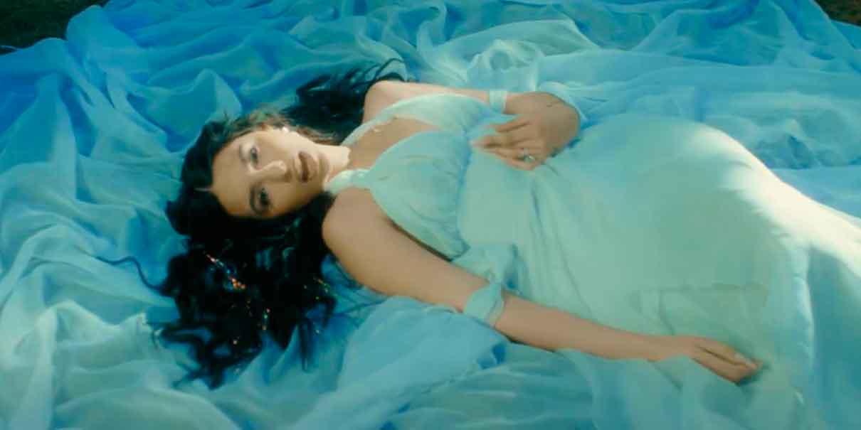 Ángela Aguilar lanza "Corazón de Piedra", un himno de empoderamiento con sello propio