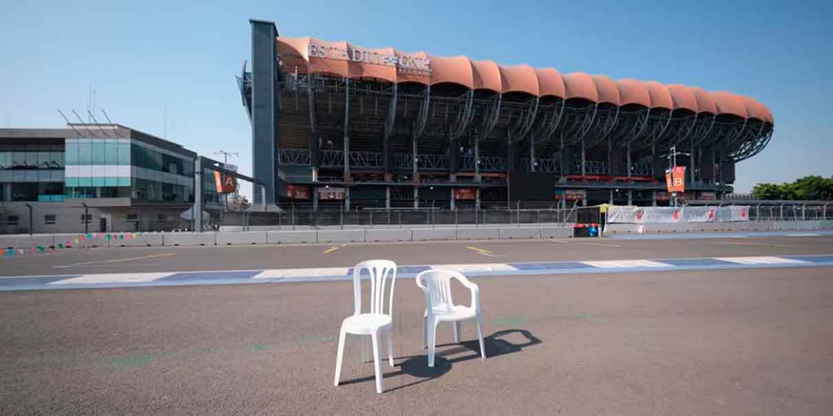 ¿Bad Bunny viene a México? Las misteriosas sillas blancas que enloquecen a sus fans