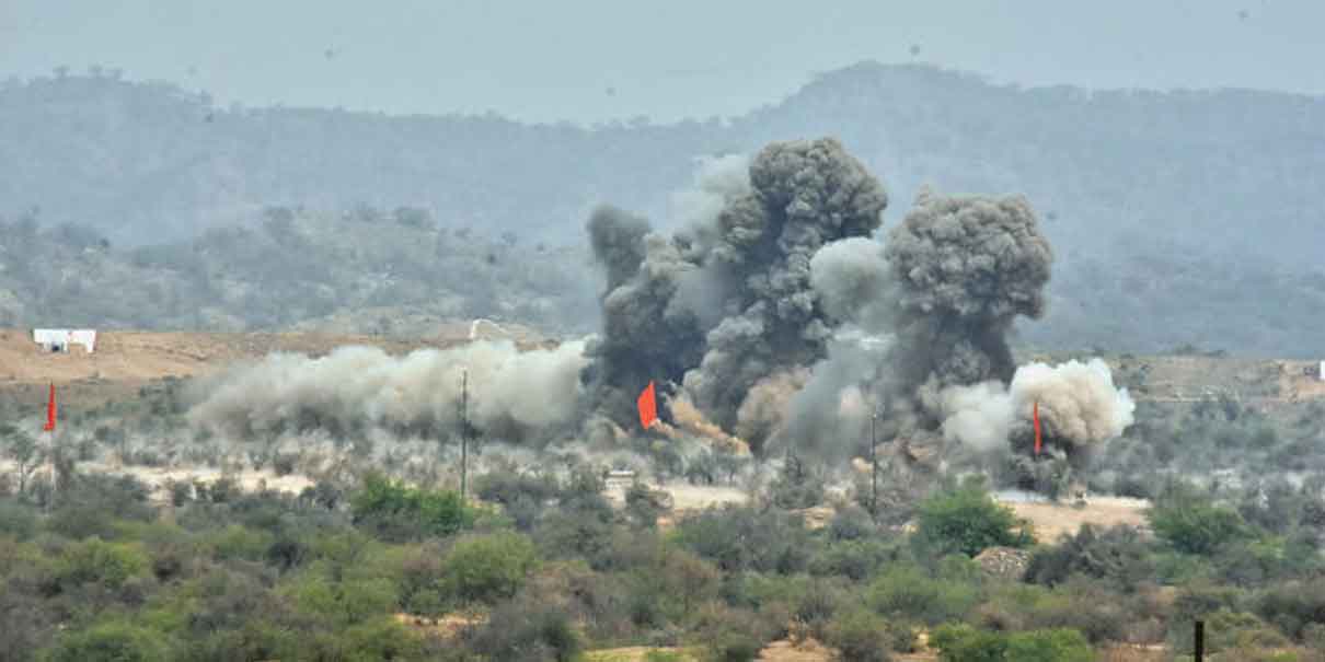 India bombardea Pakistán y aumenta el riesgo de un conflicto nuclear