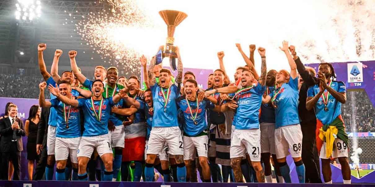 ¡Napoli campeón! El equipo del sur vuelve a conquistar su El Napoli celebra su cuarto 'Scudetto'