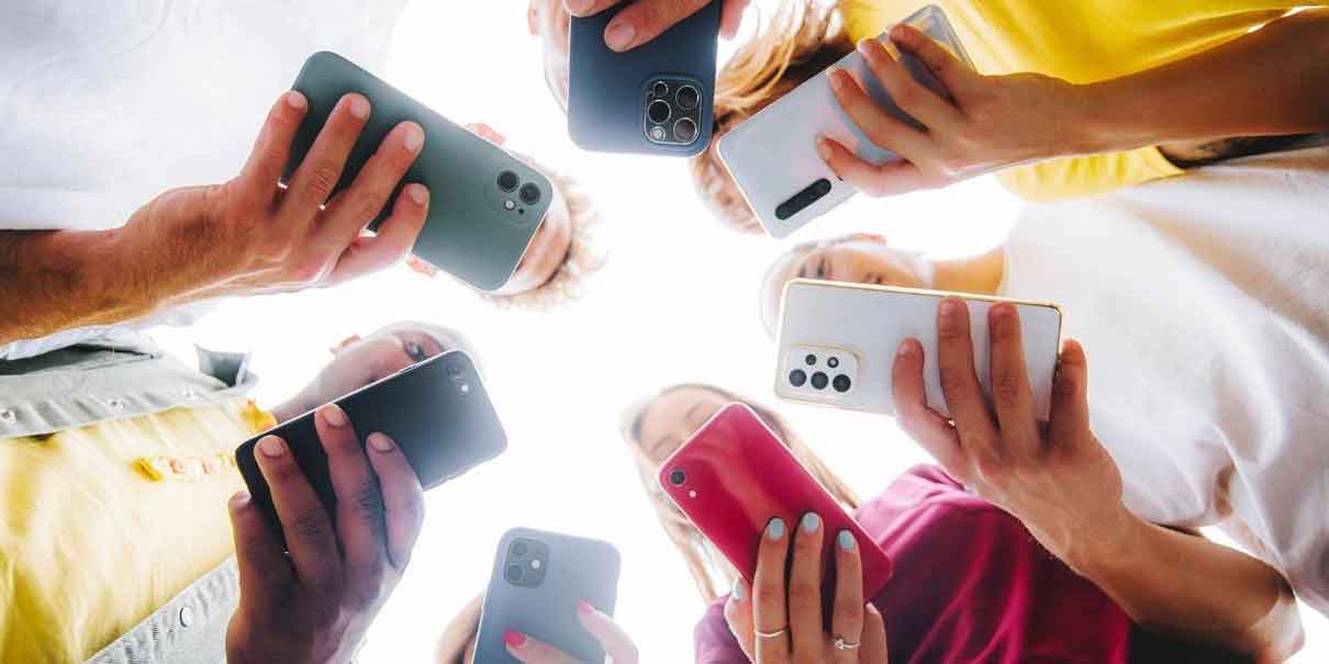 Nueva Zelanda impulsa vetar redes sociales a menores