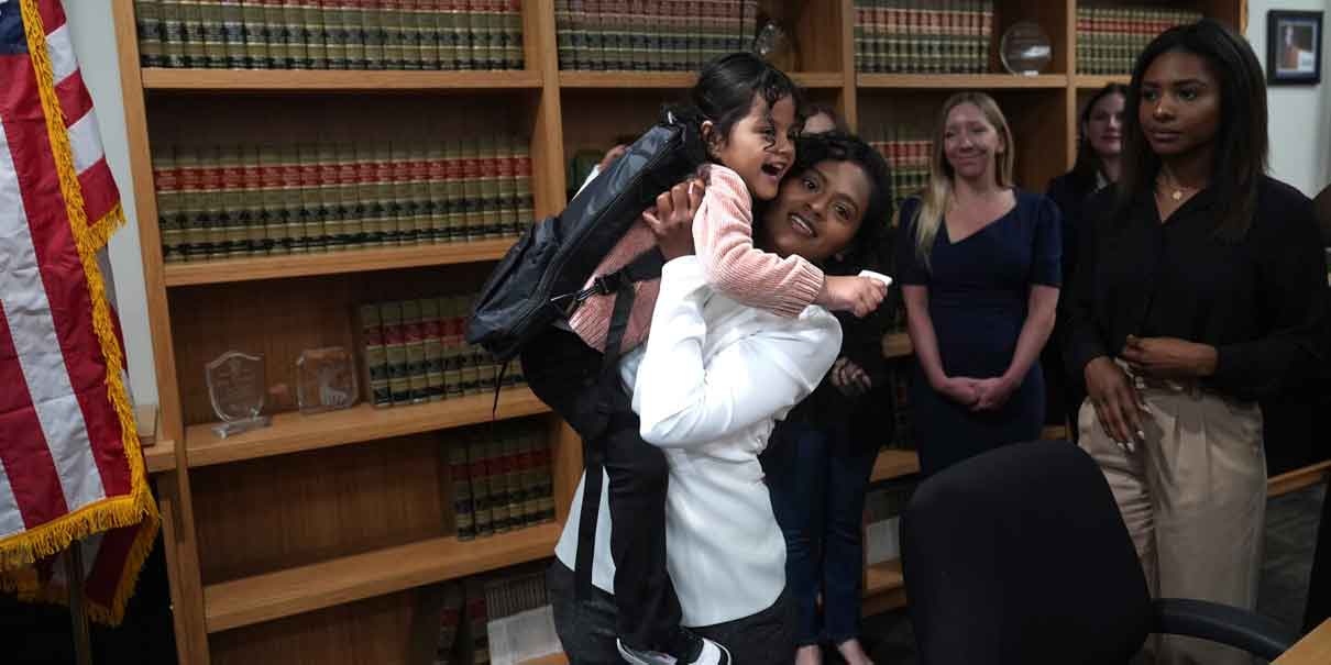 Trump revoca permiso humanitario a niña mexicana con enfermedad terminal