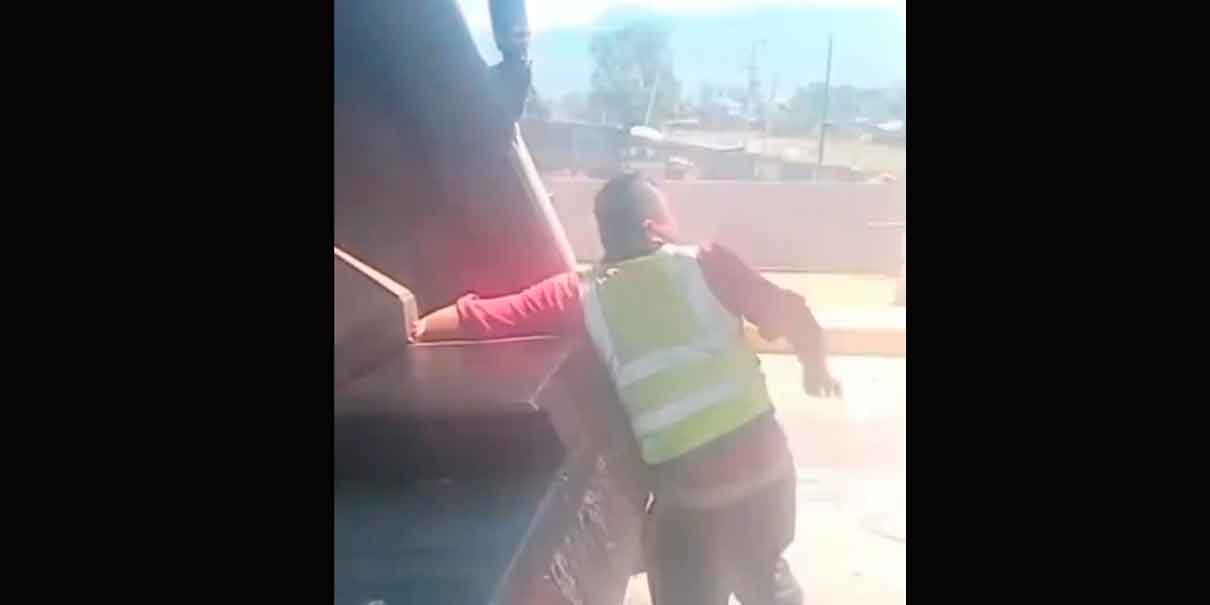 VIDEO SENSIBLE. El brazo de un empleado de Limpia queda atrapado en mecanismo en Oaxaca