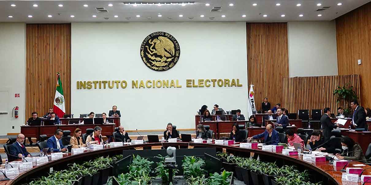 Acordeones, boletas manipuladas y urnas llenas: INE avala elección de ministros