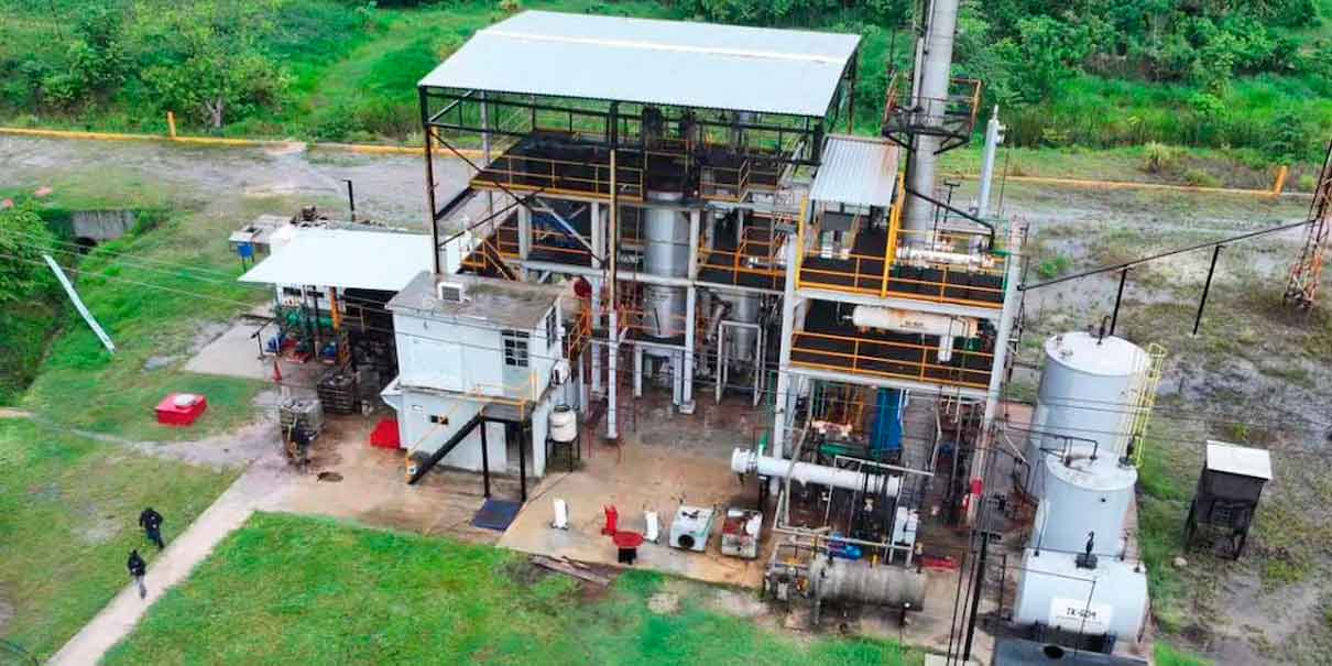 Hallan refinería de huachicol en Coatzacoalcos: decomisan 500 mil litros de crudo