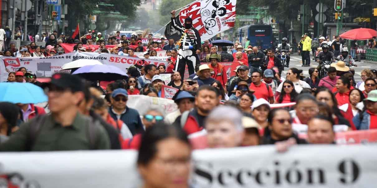 CNTE responde con protesta a tercer plantón de la SEP: exigen fin a descuentos y mejoras laborales