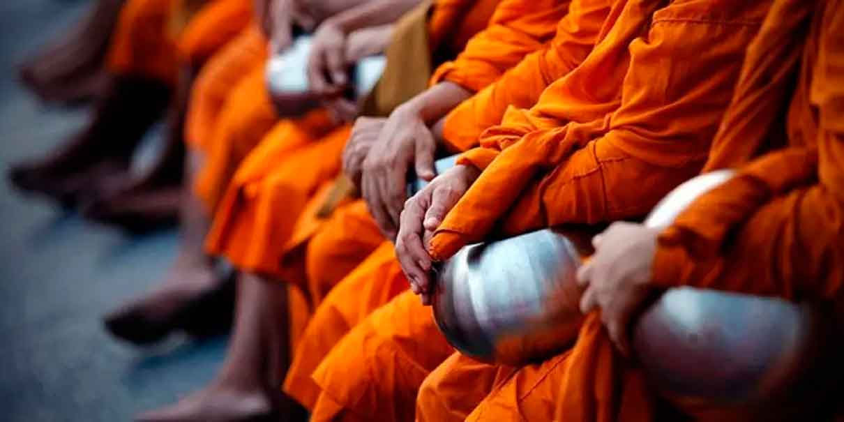 Detienen a la "Señora Golf" por extorsionar a monjes budistas con videos sexuales  