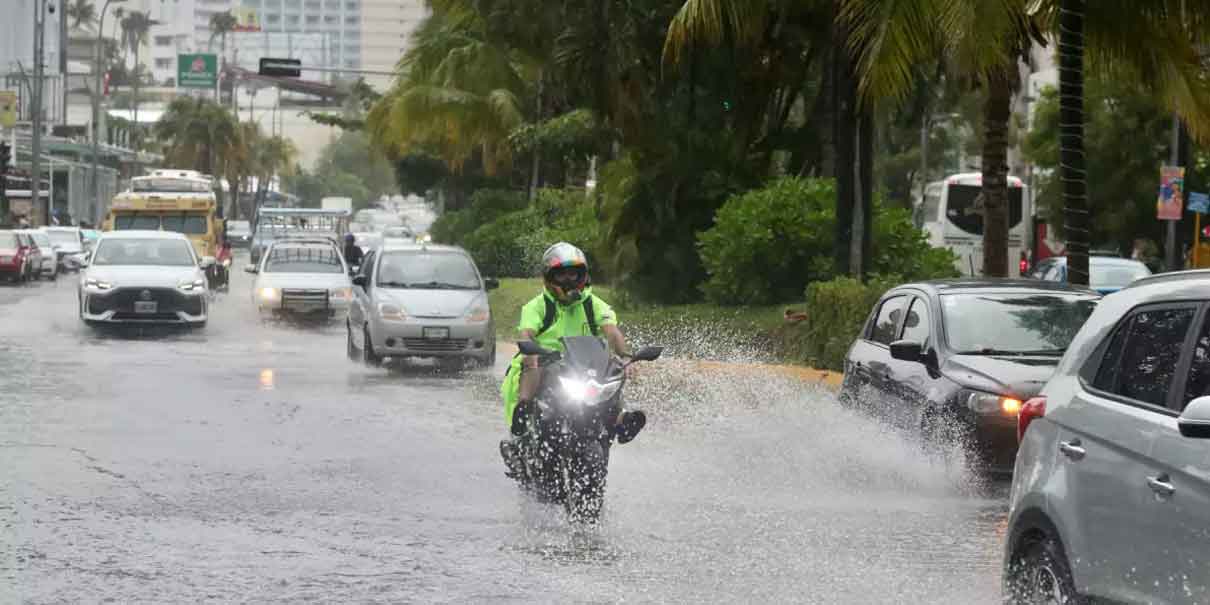 Huracán Flossie refuerza lluvias torrenciales y oleaje peligroso en el Pacífico mexicano