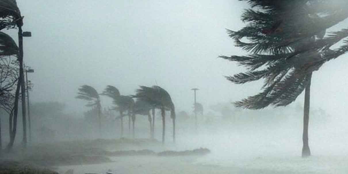 Huracán Flossie toma fuerza y ya es categoría 3: estados en alerta por lluvias y oleaje
