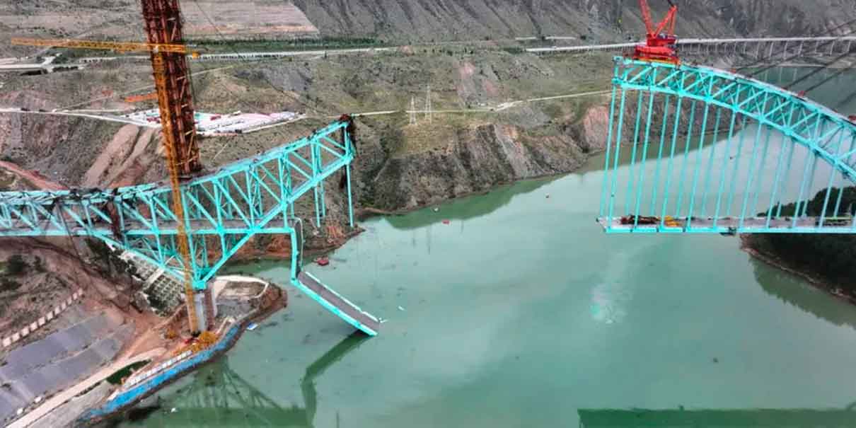 VIDEO. Colapso de puente ferroviario en construcción en China deja 12 muertos y 4 desaparecidos