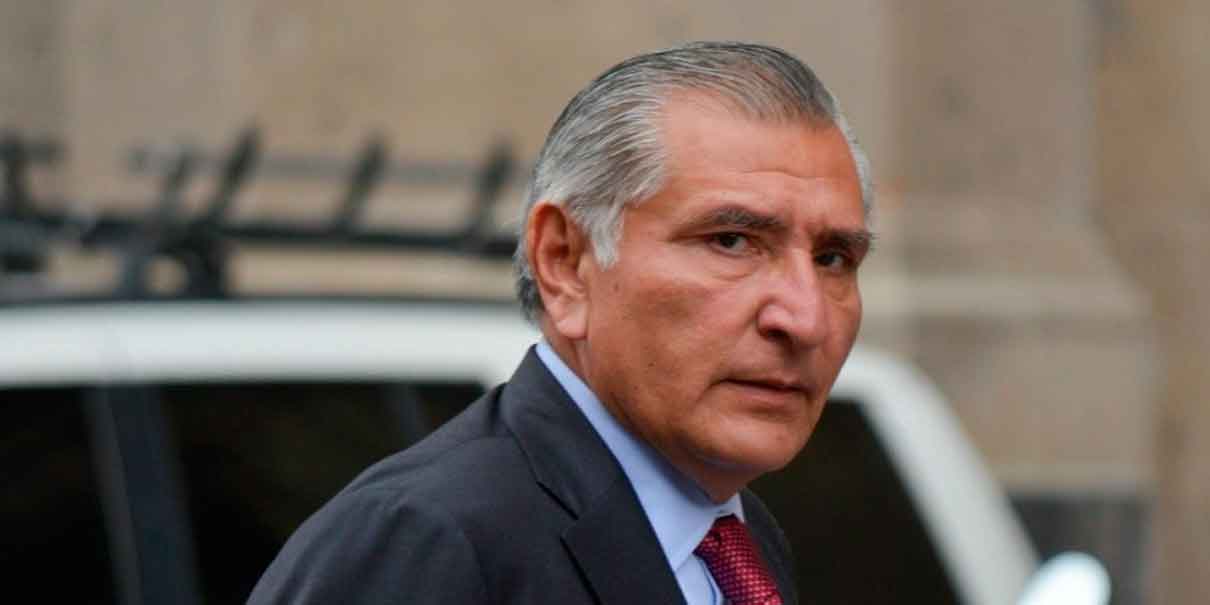 Adán Augusto López es privilegiado: pagó solo 2.4% de ISR por ingresos millonarios