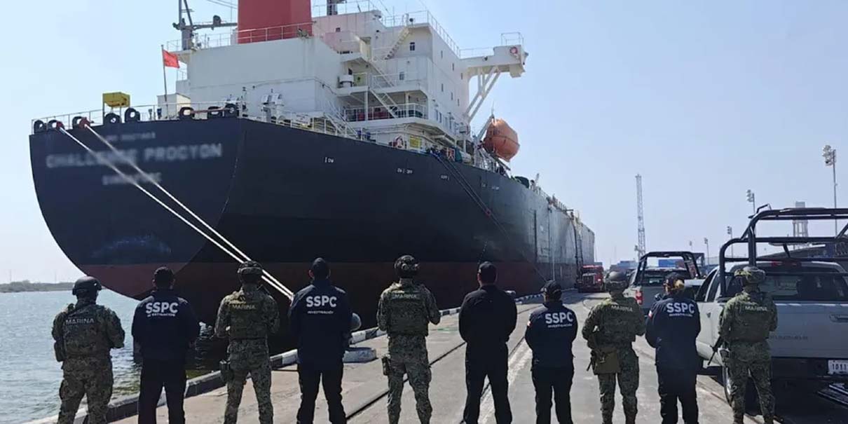 Buque en Tampico transportaba sustancia sospechosa y eludía impuestos