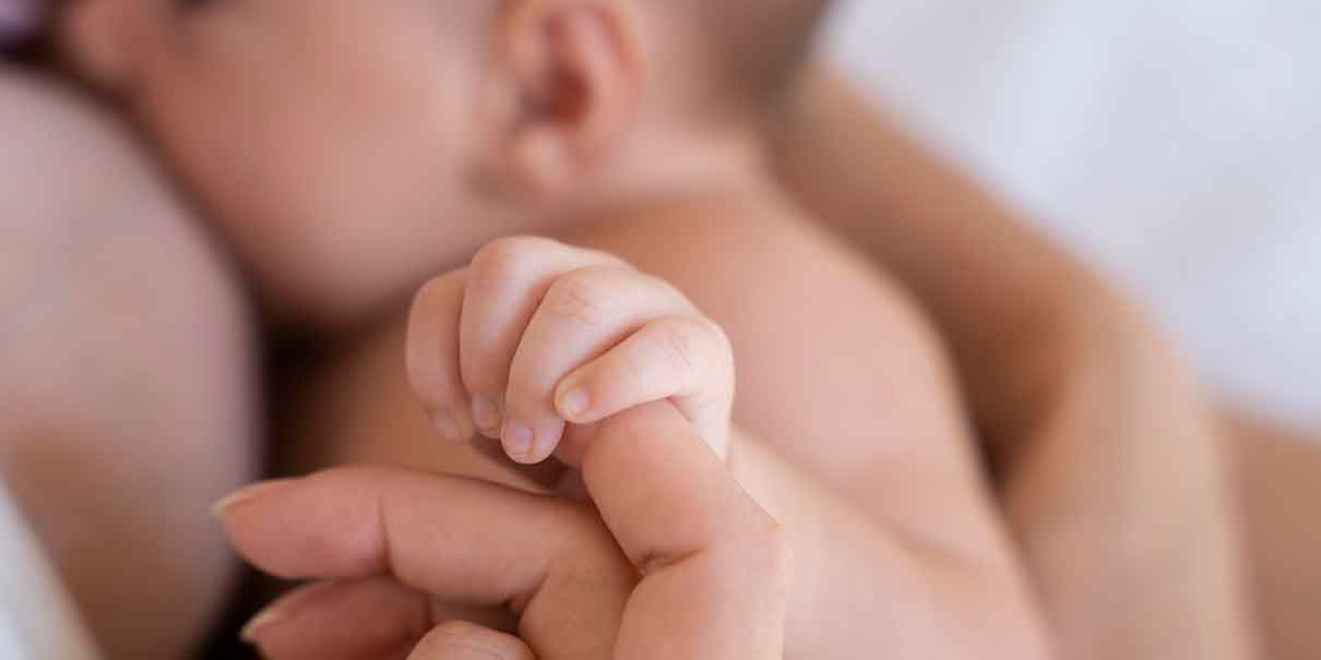 La leche materna: beneficios, misterios y avances científicos sobre el alimento perfecto para los bebés