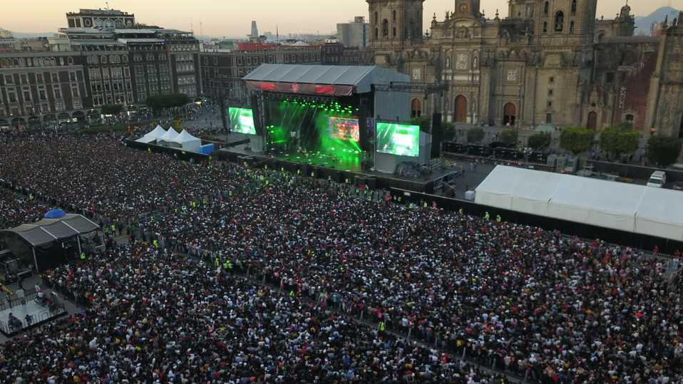Residente hace vibrar el Zócalo de CDMX con el grito de "Palestina libre"
