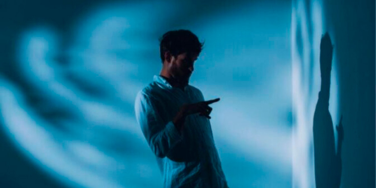 Hablar solo en voz alta potencia la memoria y la concentración según psicólogos