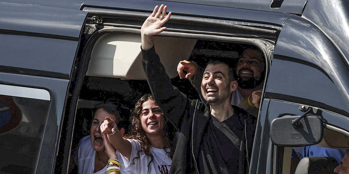 Hamás libera a los últimos 20 rehenes israelíes vivos; Israel concluye entrega de prisioneros palestinos