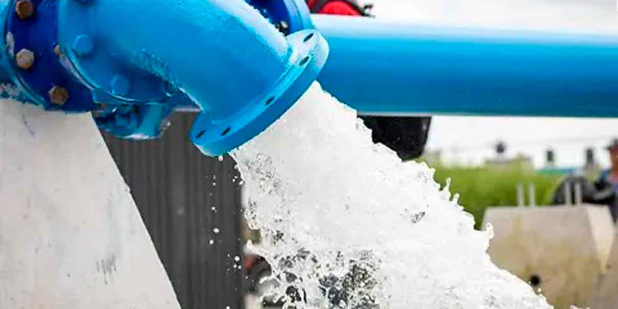 Hay un cartel Azul del agua