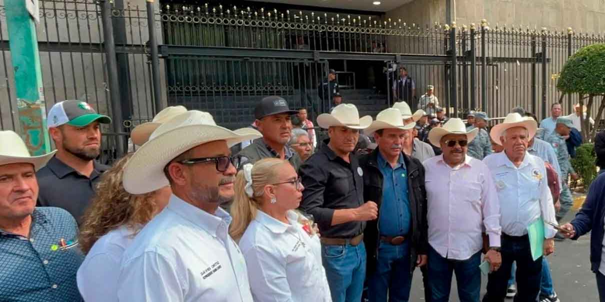 Continúan bloqueos carreteros, pero Gobernación  federal ya dialoga con Antac y Fnrcm