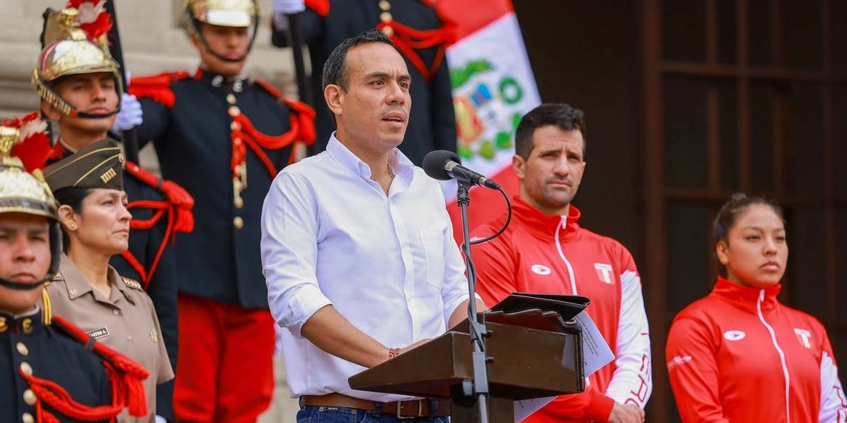 Presidente de Perú amenaza con irrumpir en la Embajada de México para detener a Betssy Chávez