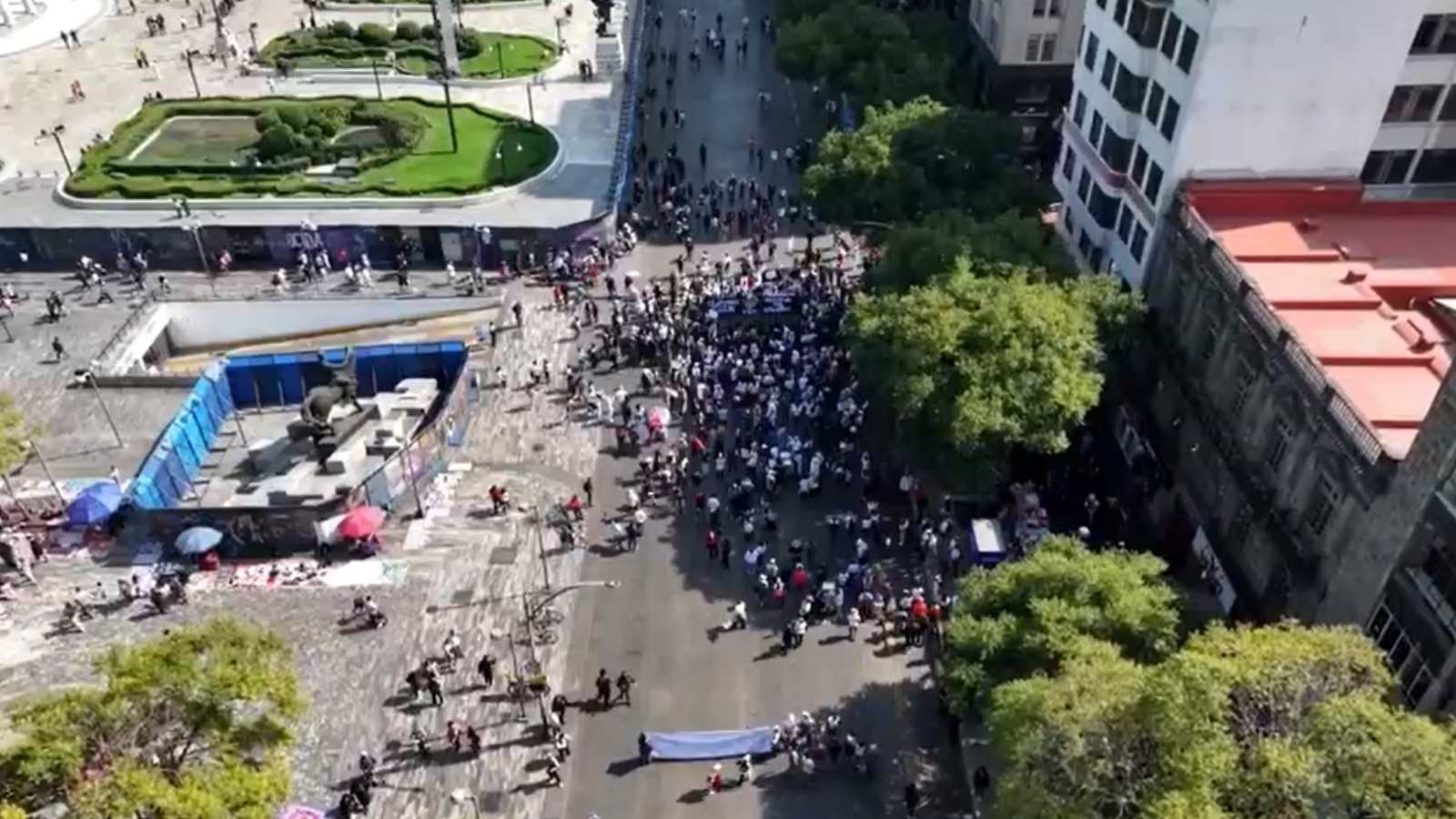Ciudad de México. El evento convocado por el grupo autodenominado "Generación Z" para la denominada Jornada Nacional de Silencio por la Paz, efectuada este día, registró una participación limitada.