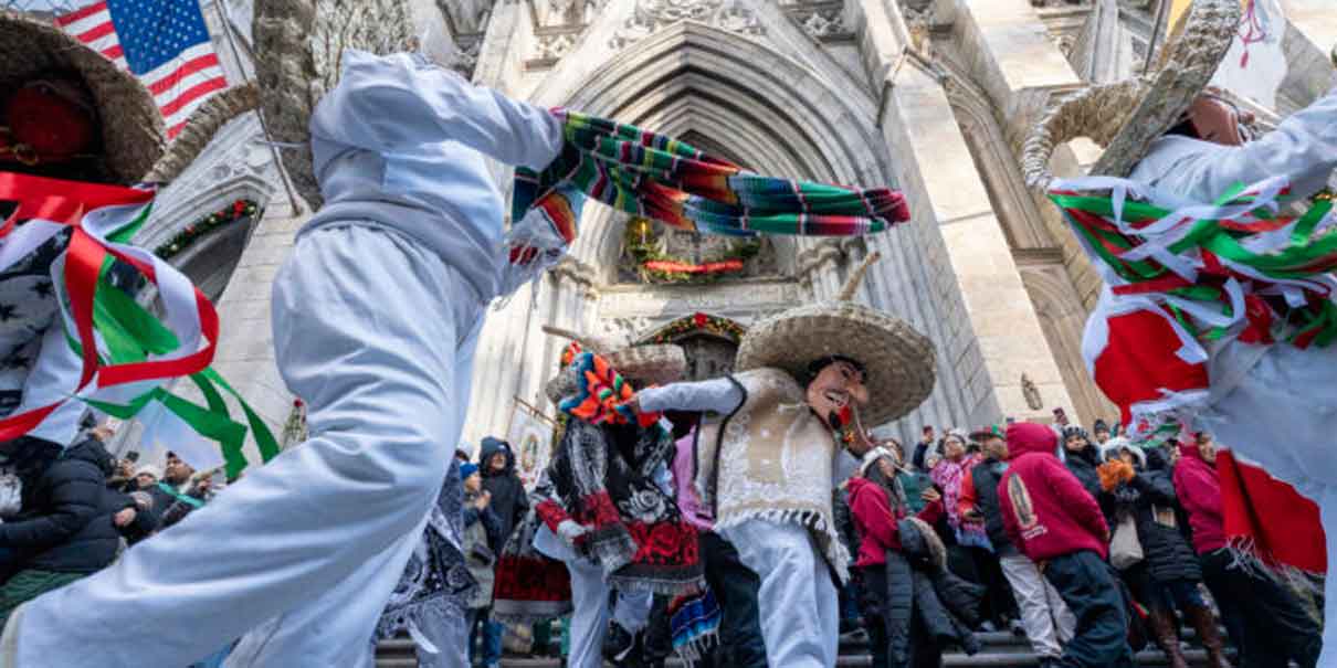 Mexicanos celebran  a la Virgen de Guadalupe en NY sin miedo al ICE 