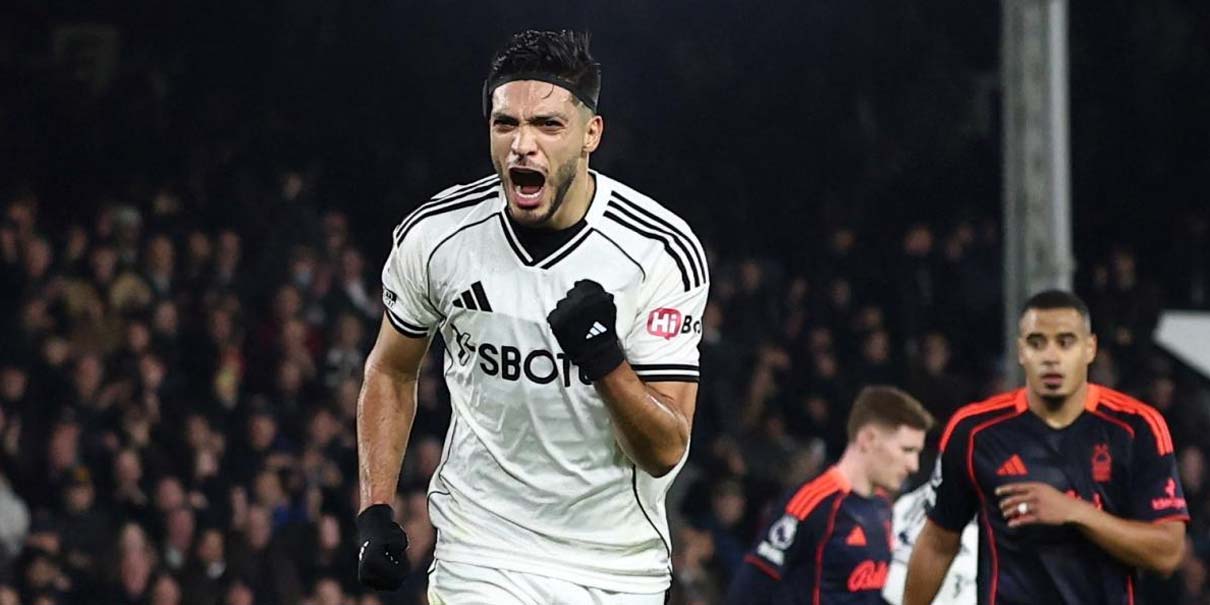 Raúl Jiménez anota de penal y empata récord de penales en Premier League