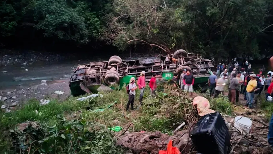 Saldo mortal tras el accidente de un autobús de pasajeros en Veracruz