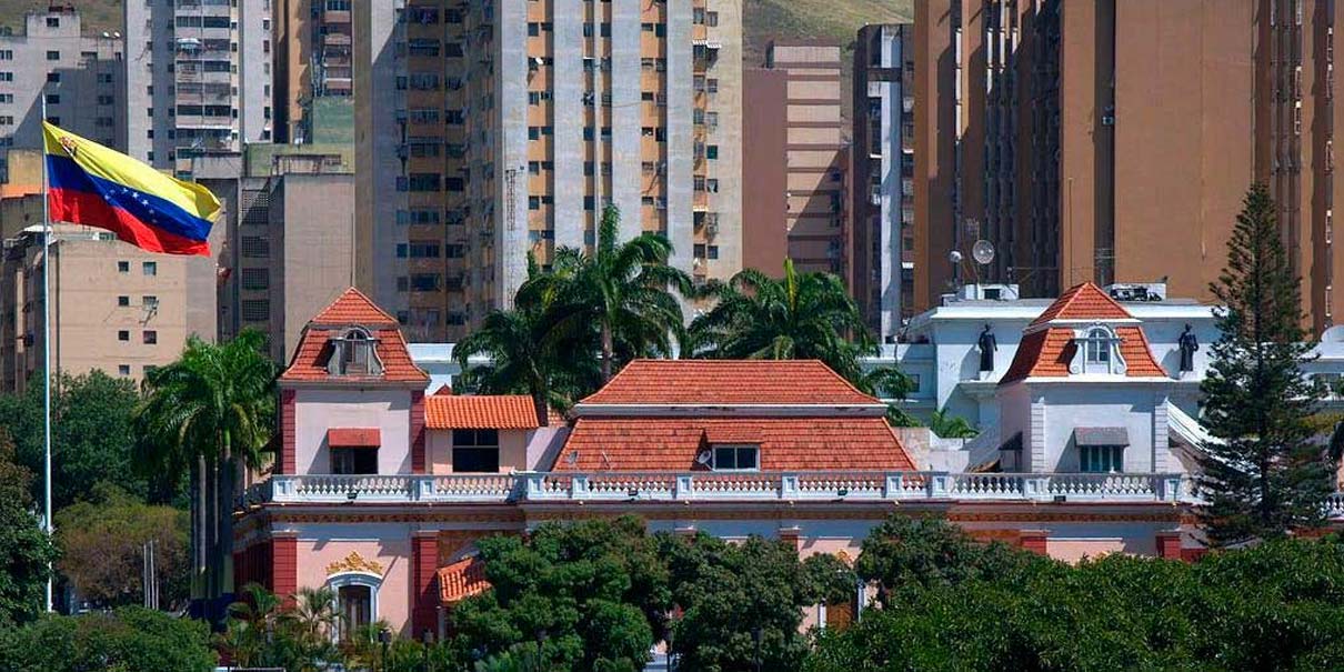 Disparos cerca del Palacio de Miraflores tras llegada de Delcy Rodríguez al poder