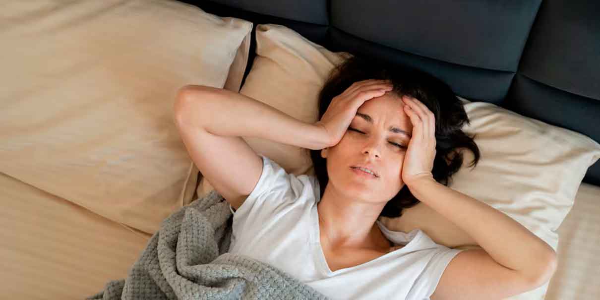 Dormir poco podría acortar la vida más que comer mal o no hacer ejercicio, revela estudio