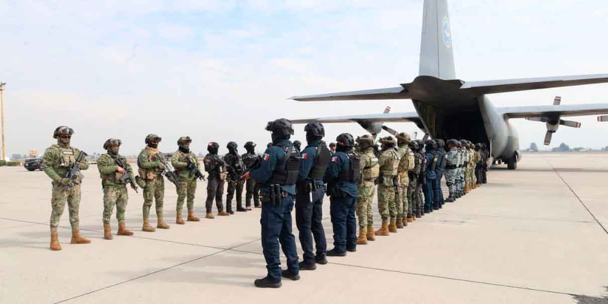 México entrega a 37 líderes del narco a Estados Unidos; Harfuch confirma tercer traslado en un año