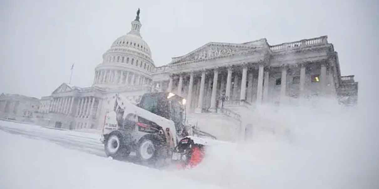 Nueva York declara toque de queda por tormenta histórica que se aproxima a EEUU: prevén hasta 70 cm de nieve