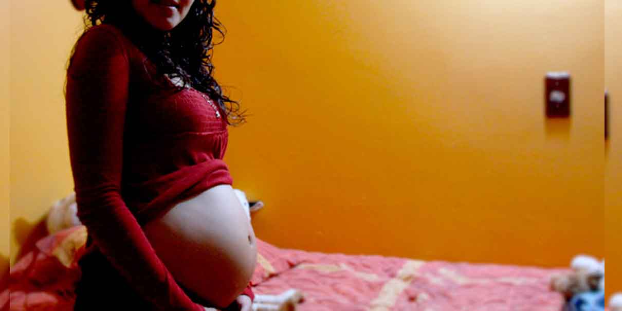 Pareja estadounidense rento el vientre de mujer mexicana a cambio de un refrigerador