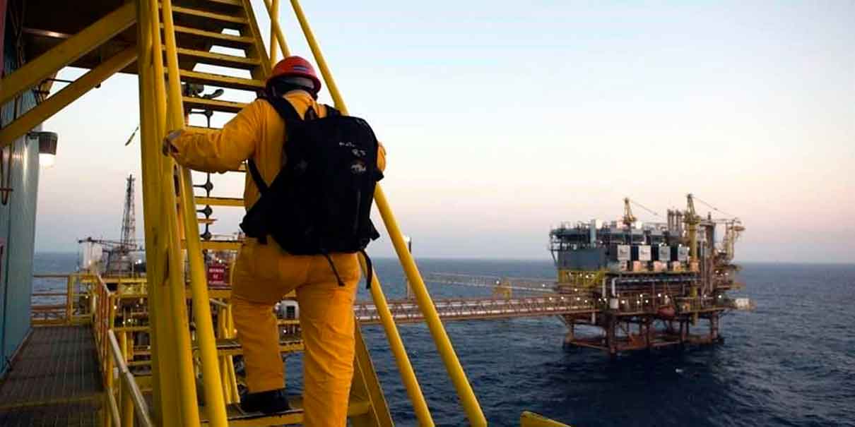 Pemex logra deuda mínima en 11 años y proyecta inversión histórica para 2026