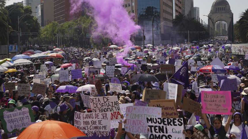 Gobierno de la CDMX reconoce la marcha pacífica de las mujeres y lamenta incidentes aislados