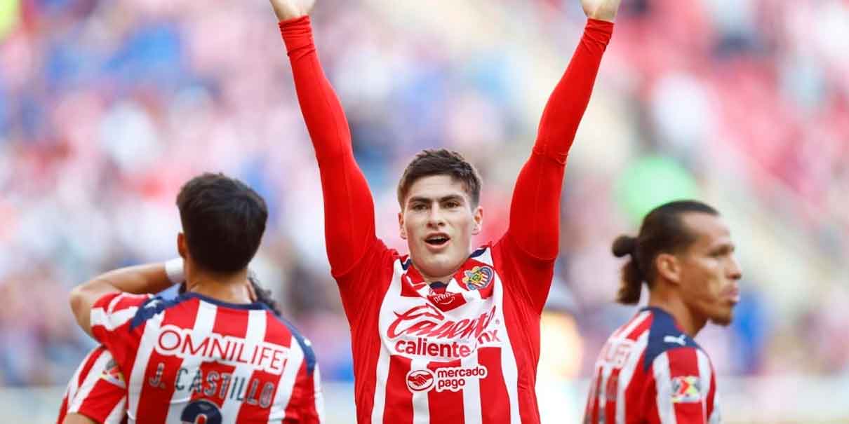 Chivas golea 3-0 a Santos Laguna con golazo de taco de Ricardo Marín