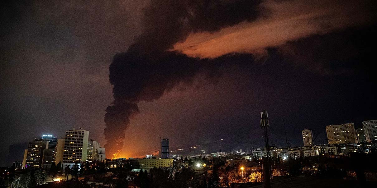 Irán ataca a Israel y a una base de EE.UU. con misiles de nueva tecnología