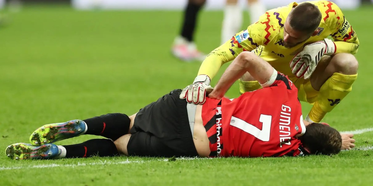 Santiago Giménez vuelve a entrenar con Milan y apunta al Derby della Madonnina ante Inter