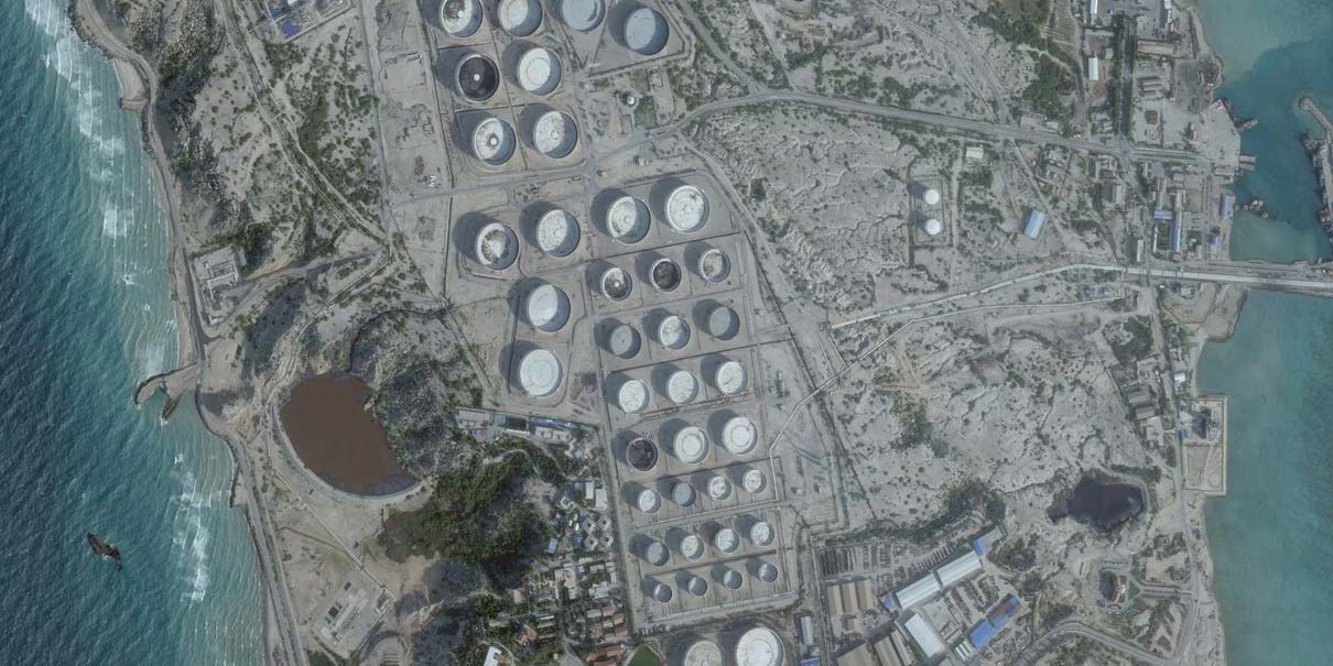 Trump presume devastador bombardeo en la isla iraní de Kharg: “Destruimos todos los objetivos militares”