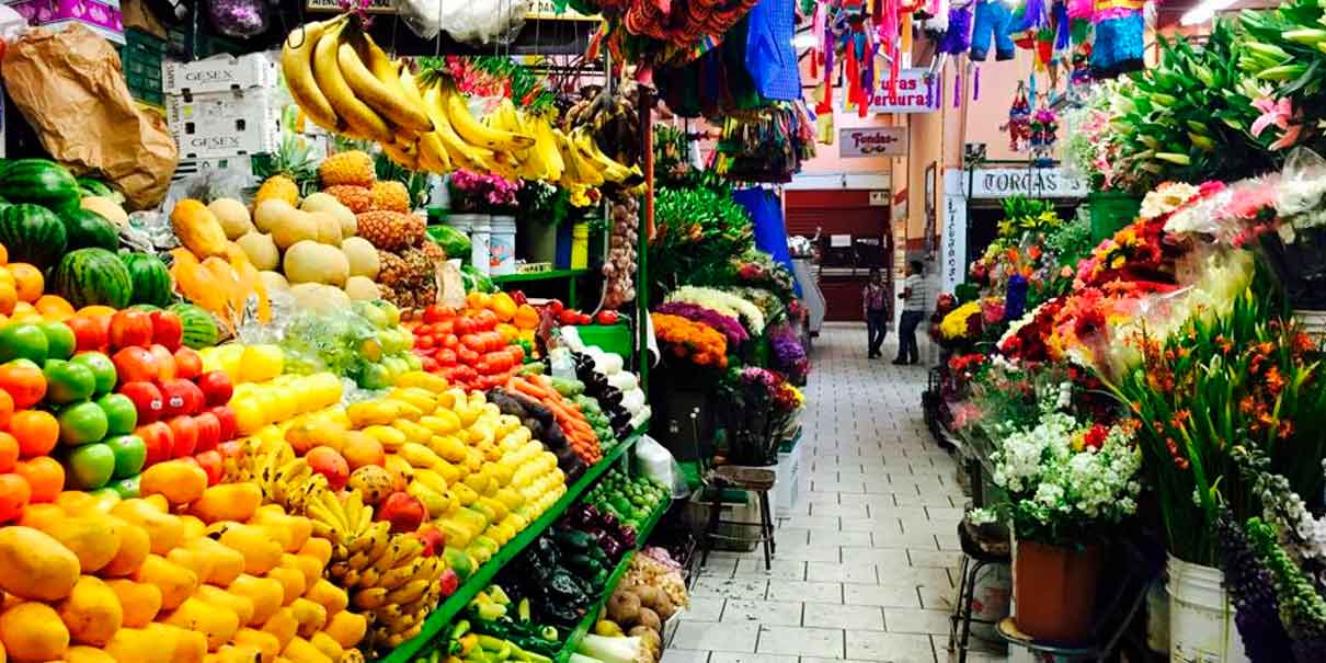 Una persona necesita 4,877 pesos al mes en zonas urbanas para acceder a la canasta básica, reporta el Inegi