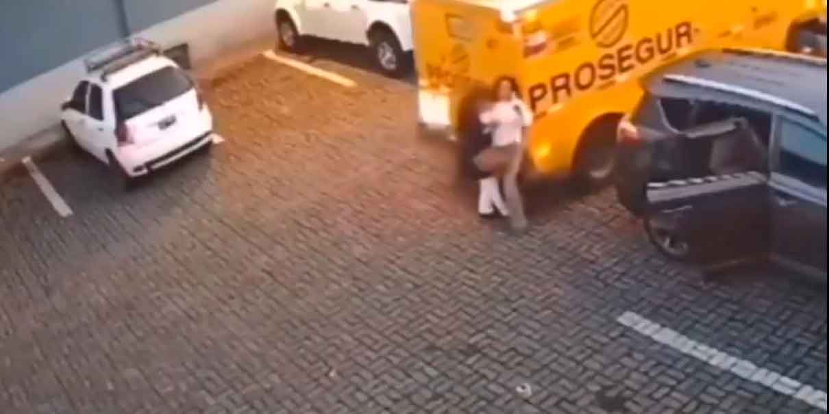 Brutal atropello en Pucón: camión ingresó en reversa a estacionamiento y no vio a dos mujeres