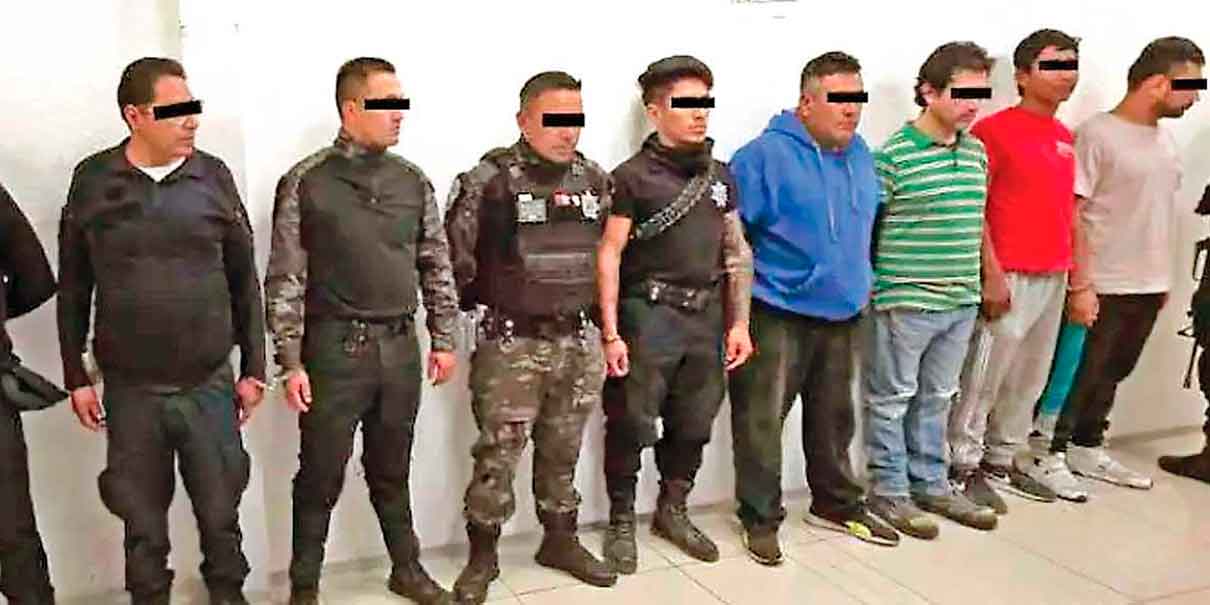 Detienen a banda de policías dedicada al robo de transporte en EDOMEX