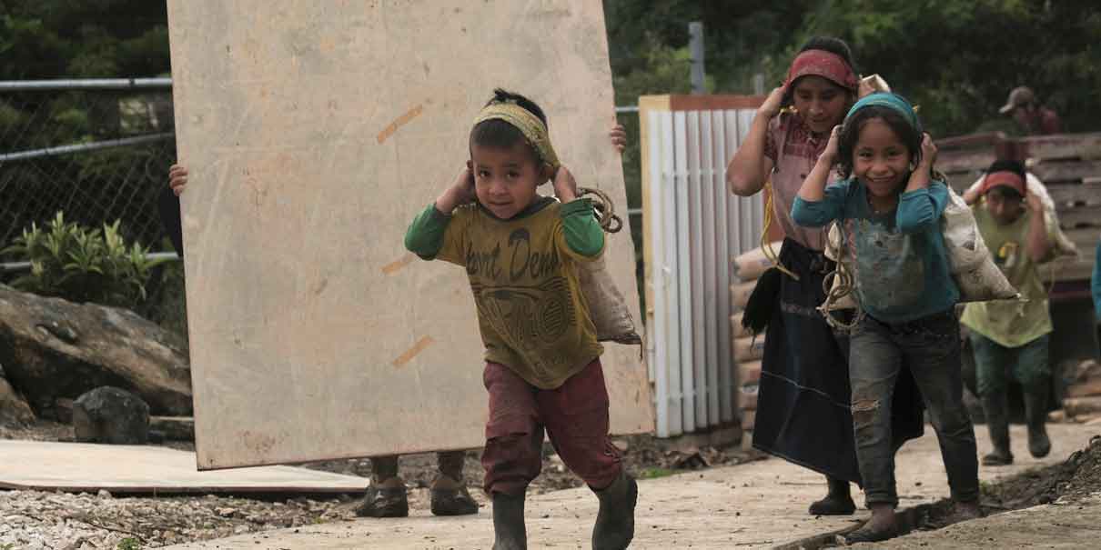 Educación indígena en Chiapas enfrenta crisis por falta de maestros y carencias estructurales