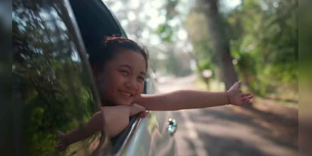 Niño sacó su cabeza por la ventana de un camión y fue impactado por otro vehículo en Colombia 