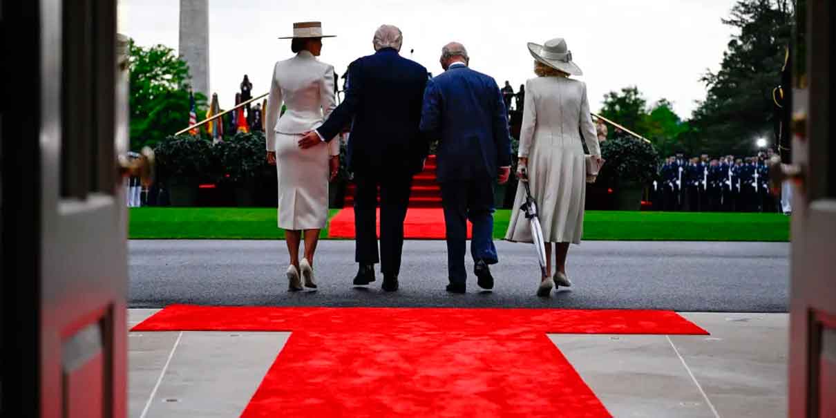 Trump toma el glúteo de Melania durante la visita del  rey Carlos III a la Casa Blanca