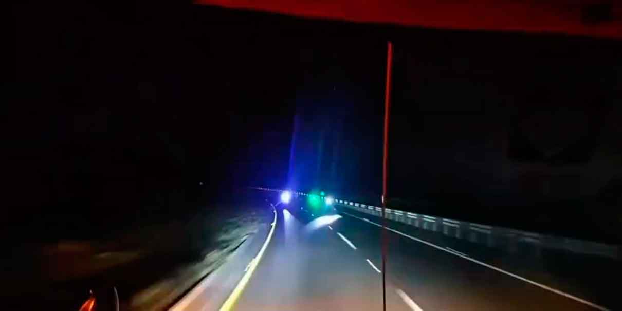 VIDEO. Trailero arrolla a asaltante y logra escapar en las Cumbres de Maltrata