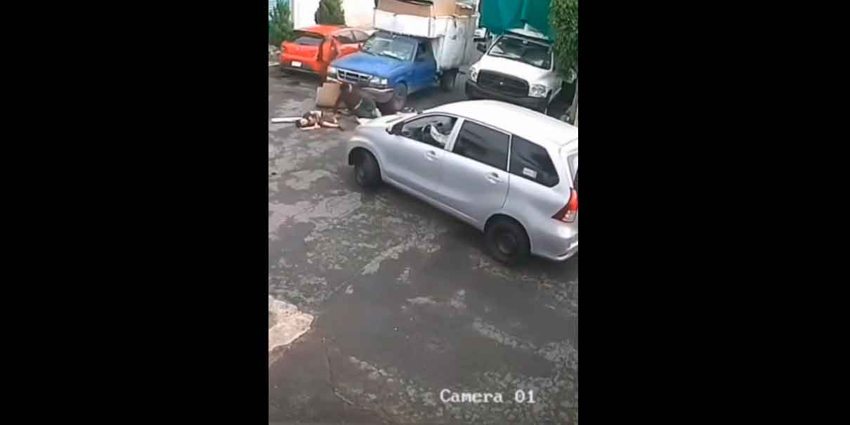 IMÁGENES SENSIBLES. Un frenado para evitar un accidente provocó otro. Mujer y niño salieron volando 