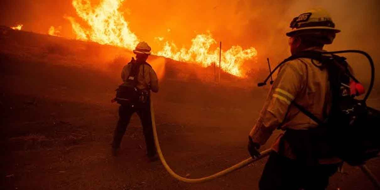 NUEVO INCENDIO en Los Angeles avanza con furia y obliga a evacuar a miles de personas