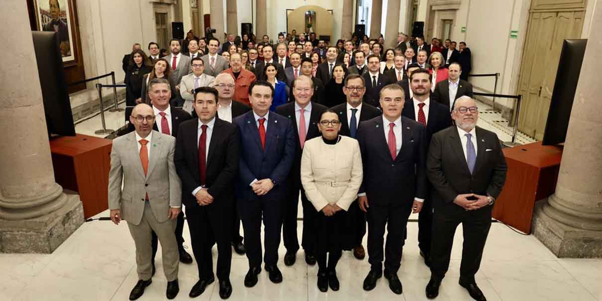 Con el programa “México Te Abraza” más de 70 empresas darán empleo a migrantes repatriados