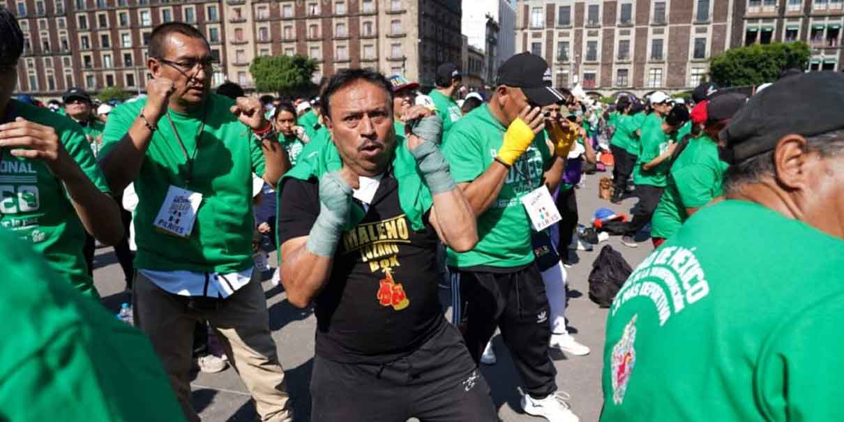 Clase Nacional de Boxeo: México lucha por la paz y el deporte en el Zócalo